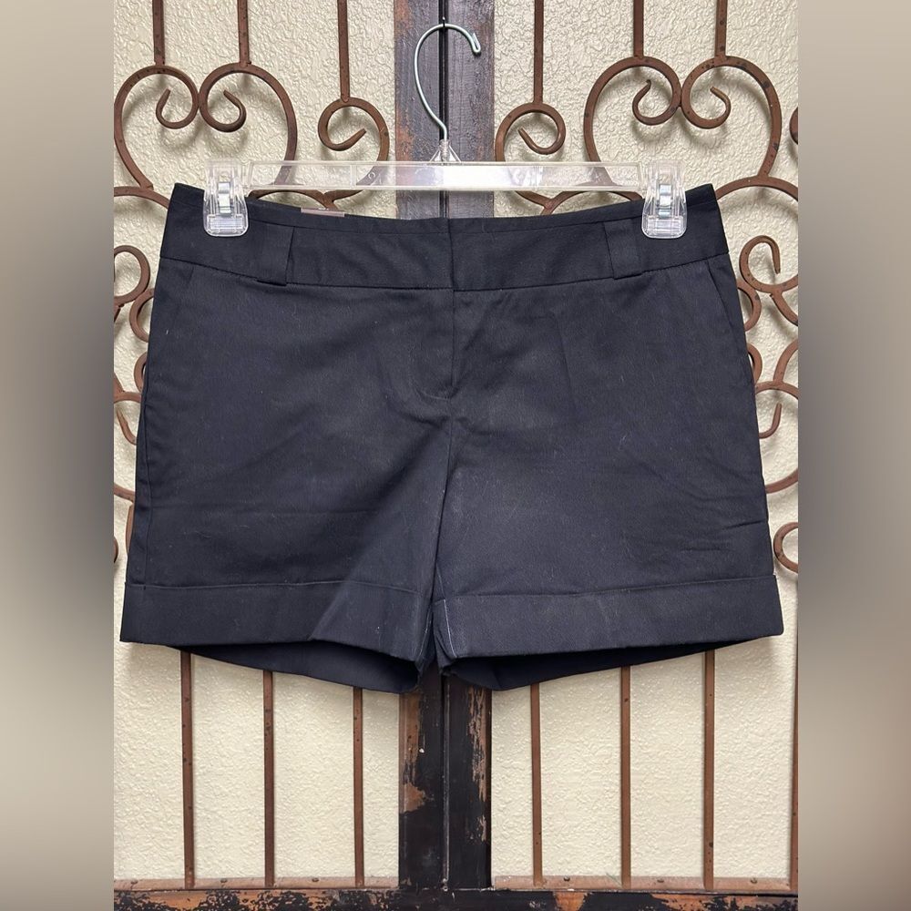 Outback Red low rise drew fit black cuffed hem shorts